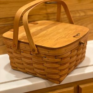 LAST CALL: Longaberger Double Cake/Pie basket